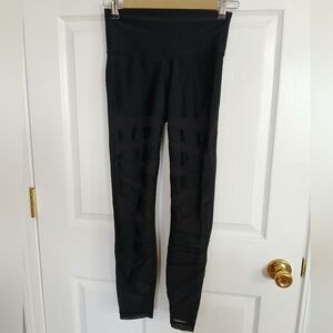 Lululemon Wunder Under Leggings with mesh Athletic Gym Workout Size XS